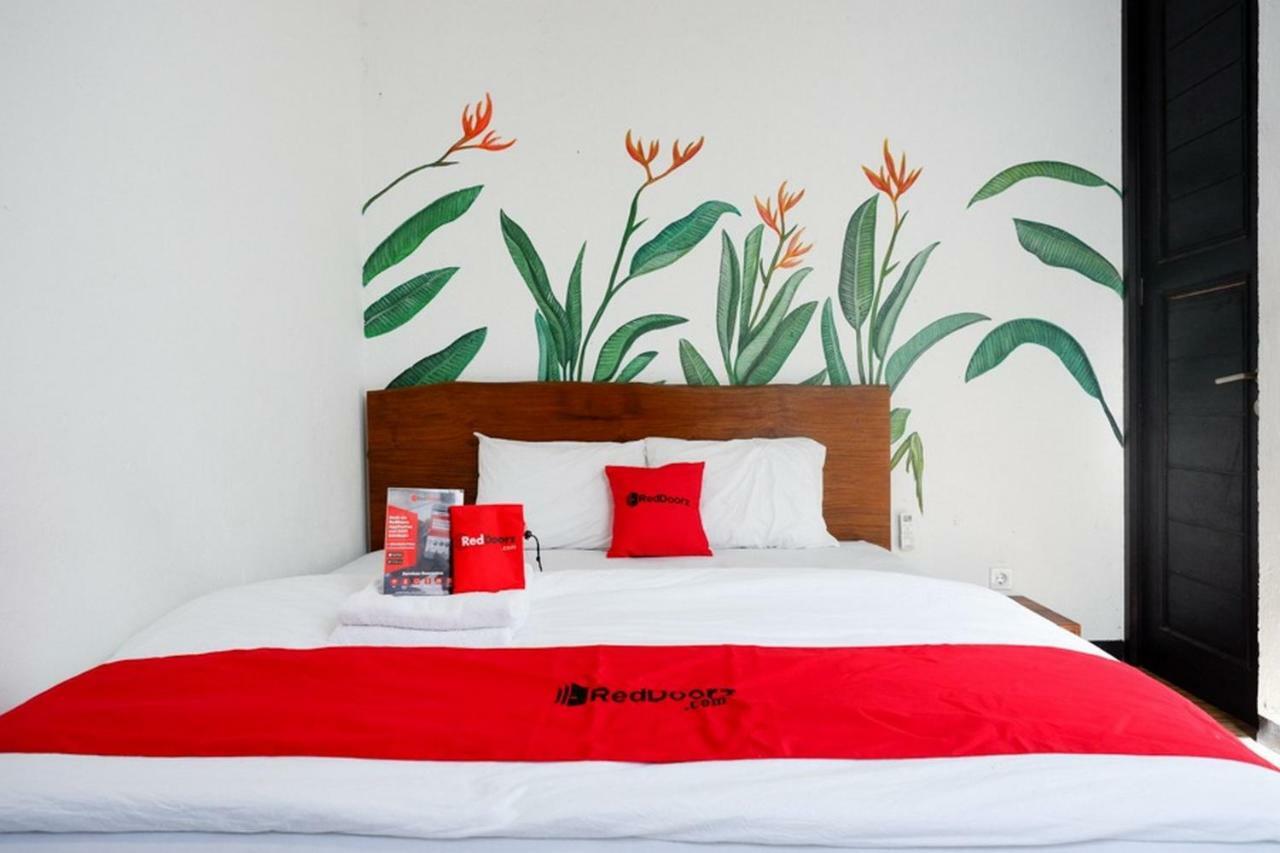 Reddoorz @ Jalan Raya Semat Canggu BALI Exterior foto