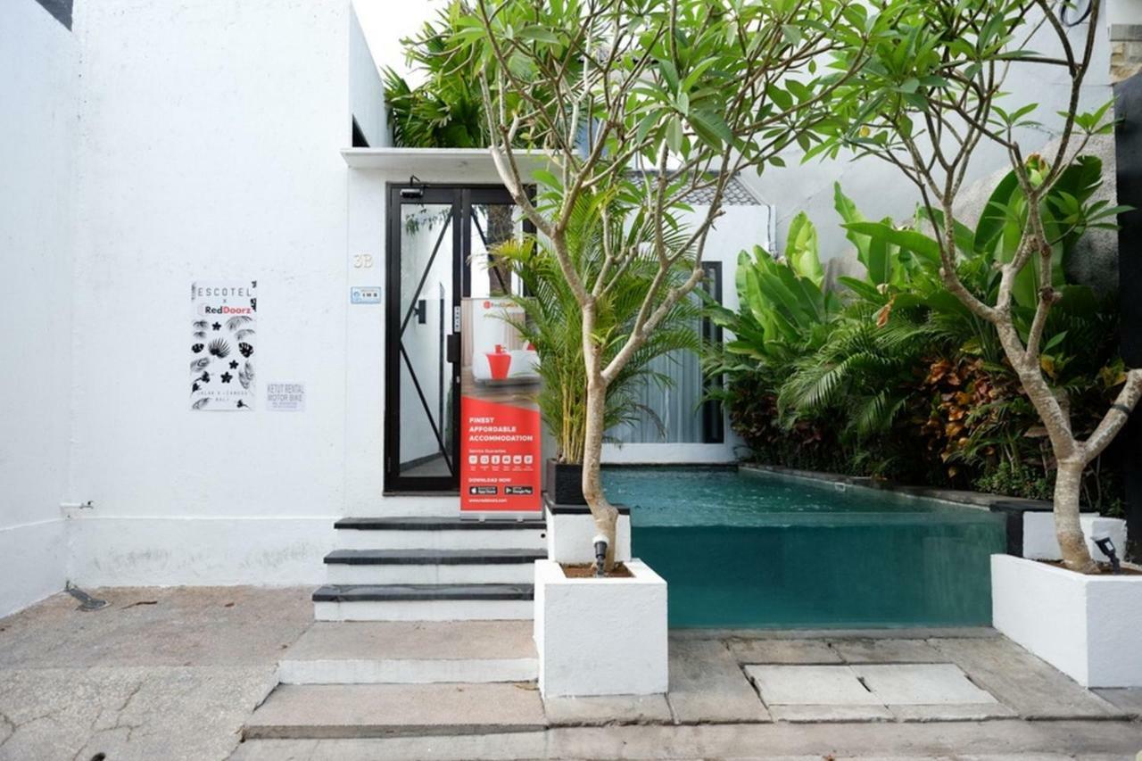 Reddoorz @ Jalan Raya Semat Canggu BALI Exterior foto